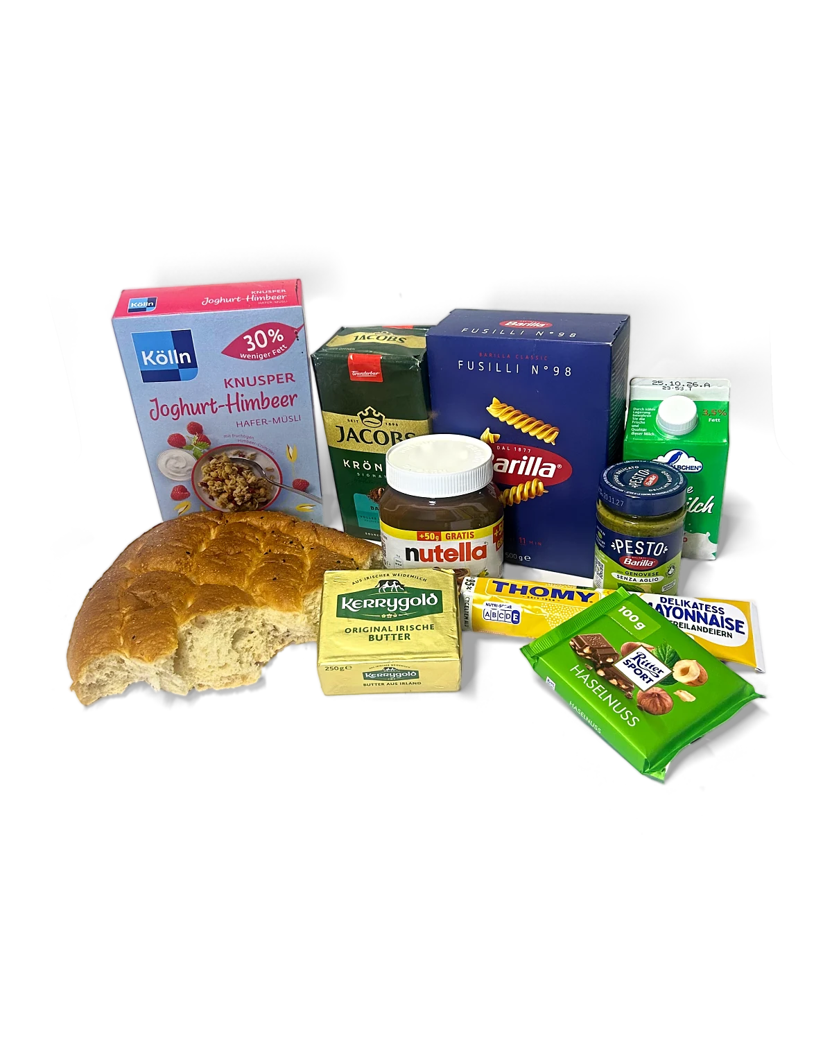 Fladenbrot, Müsli, Kaffee, Nudeln, Milch, Butter, Nuss-Nougat-Creme, Pesto, Mayonnaise und Schokolade